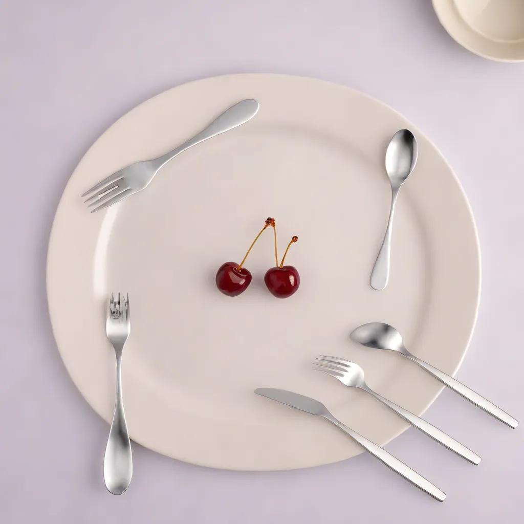Couverts de Table en Titane